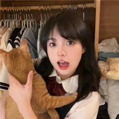 年轻女子